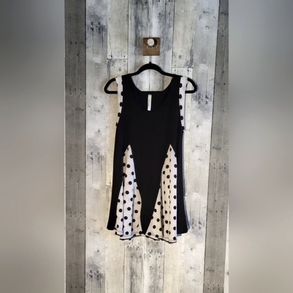 Emerald Tops - Emerald Black and White Polka Dot Sleeveless Flowy Tunic Blouse